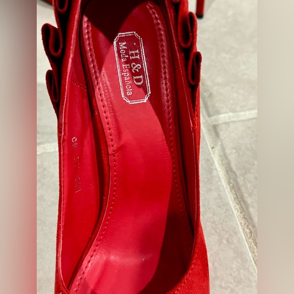 H&D Red suede stilettos with ruffle at the back and lacquer heels | Size EU 40 - Picture 11 of 11